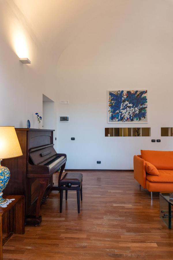Апартаменты Finestre Sul Teatro - Catania - Parking Included Экстерьер фото